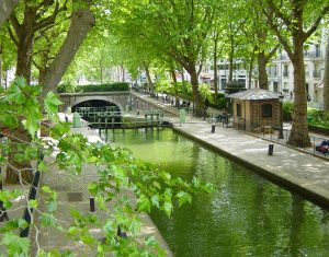 Photo of Canal Saint-Martin in the spring